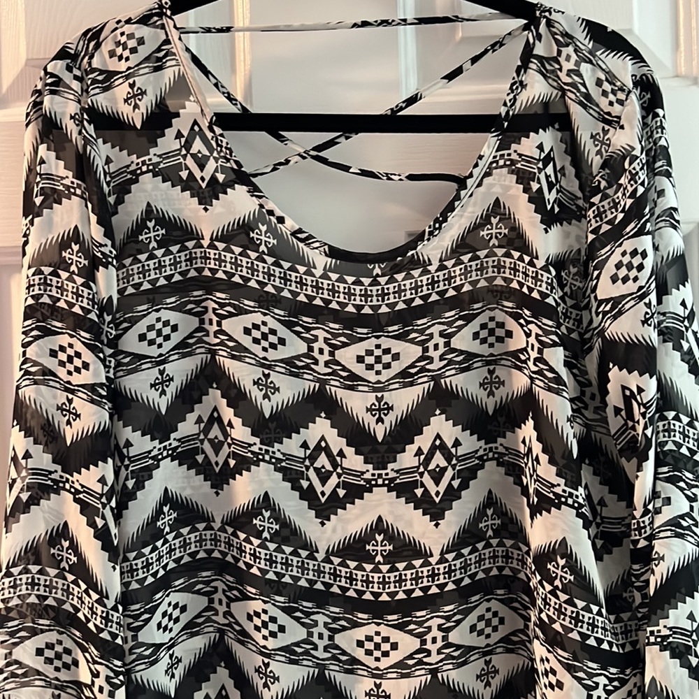 Sheer blouse - Picture 2 of 7